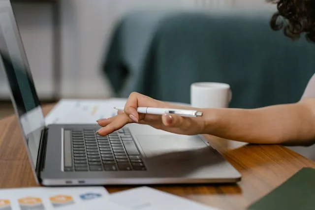 Jakie korzyści oferuje światłowód użytkownikom biznesowym w Rzeszowie?