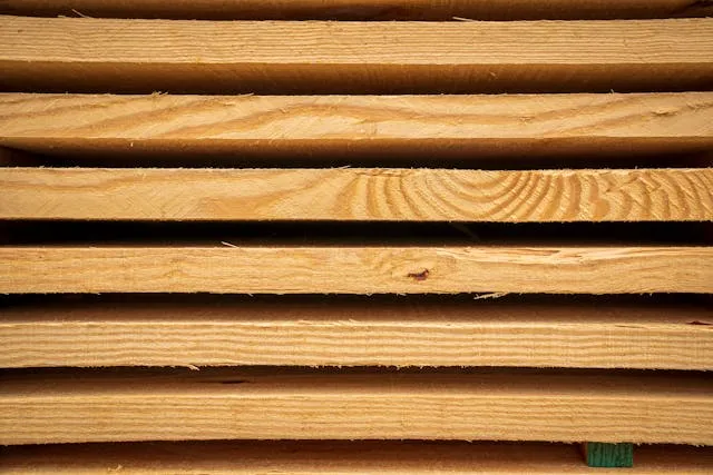 Czy stomatolog powinien wybrać klejonkę sosnową do mebli na wymiar?