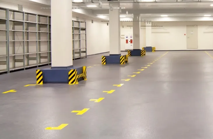 Dlaczego dylatacje i ich technologia wpływają na koszt, gdy wykonuje się posadzki betonowe przemysłowe?