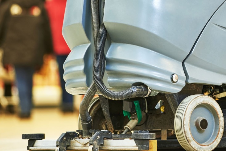 Czy leasing maszyn czyszczących może ułatwić sezonowe zwiększanie liczby urządzeń w firmie?