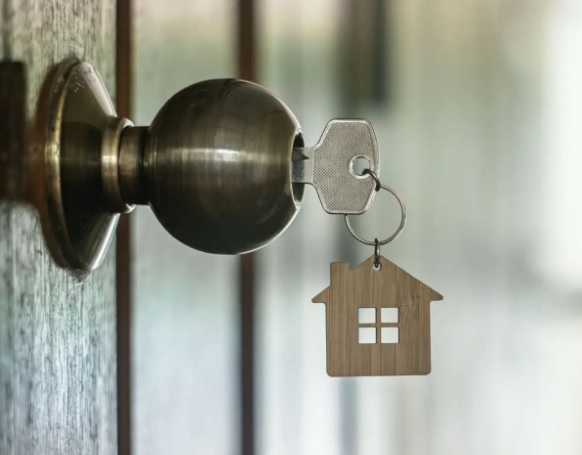 Jakie drzwi zewnętrzne najlepiej zatrzymują ciepło w domu?