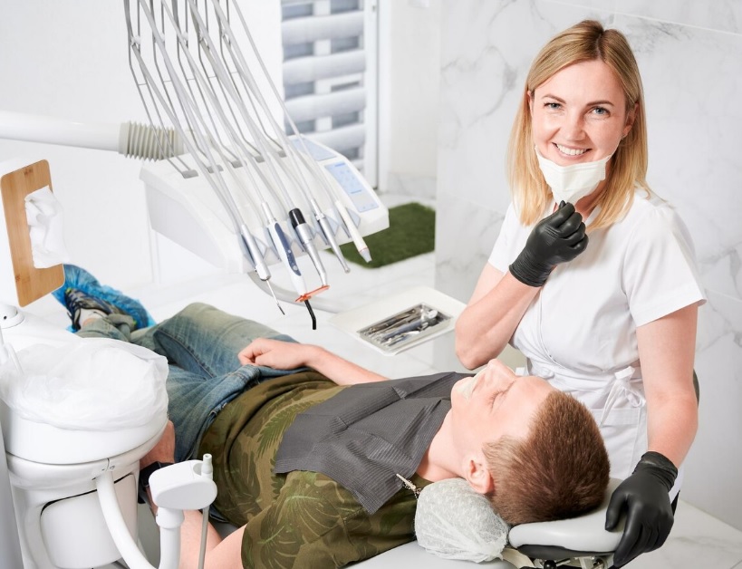 Jakie materiały są podstawą każdego zabiegu stomatologicznego?